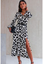 Zavinovacie leopardie šaty s rázporkom na sukni