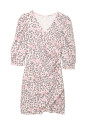 Ružové šaty s naberaným rukávom a srdiečkovým vzorom 
