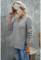 Hrubý pletený sveter s krajkovým výstrihom 