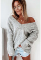 Oversize sivý sveter s výstrihom do V 