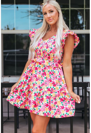 Romantické farebné kvetinové šaty s riasením 