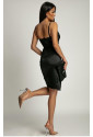 Elegantné čierne krátke saténové šaty
