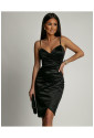 Elegantné čierne krátke saténové šaty